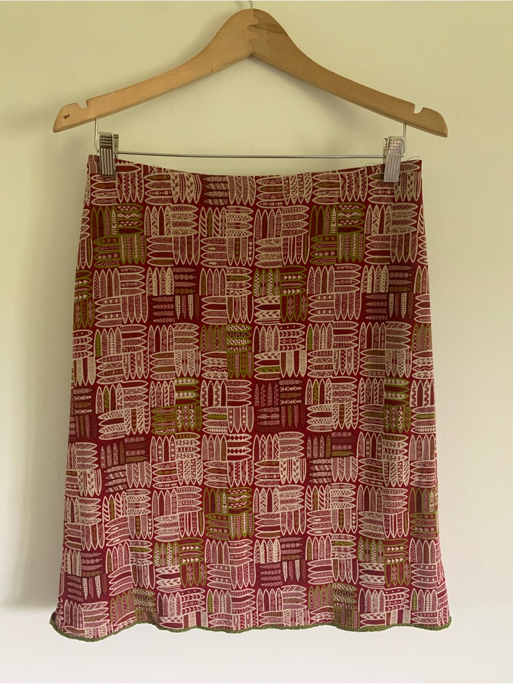 Max Studio Red White Green Pattern Skirt, Small